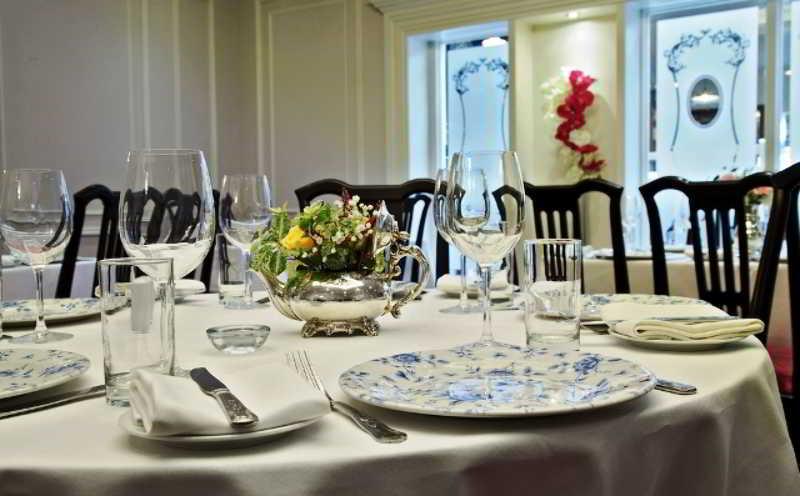 Fitzgeralds Woodlands House Hotel أدير المظهر الخارجي الصورة