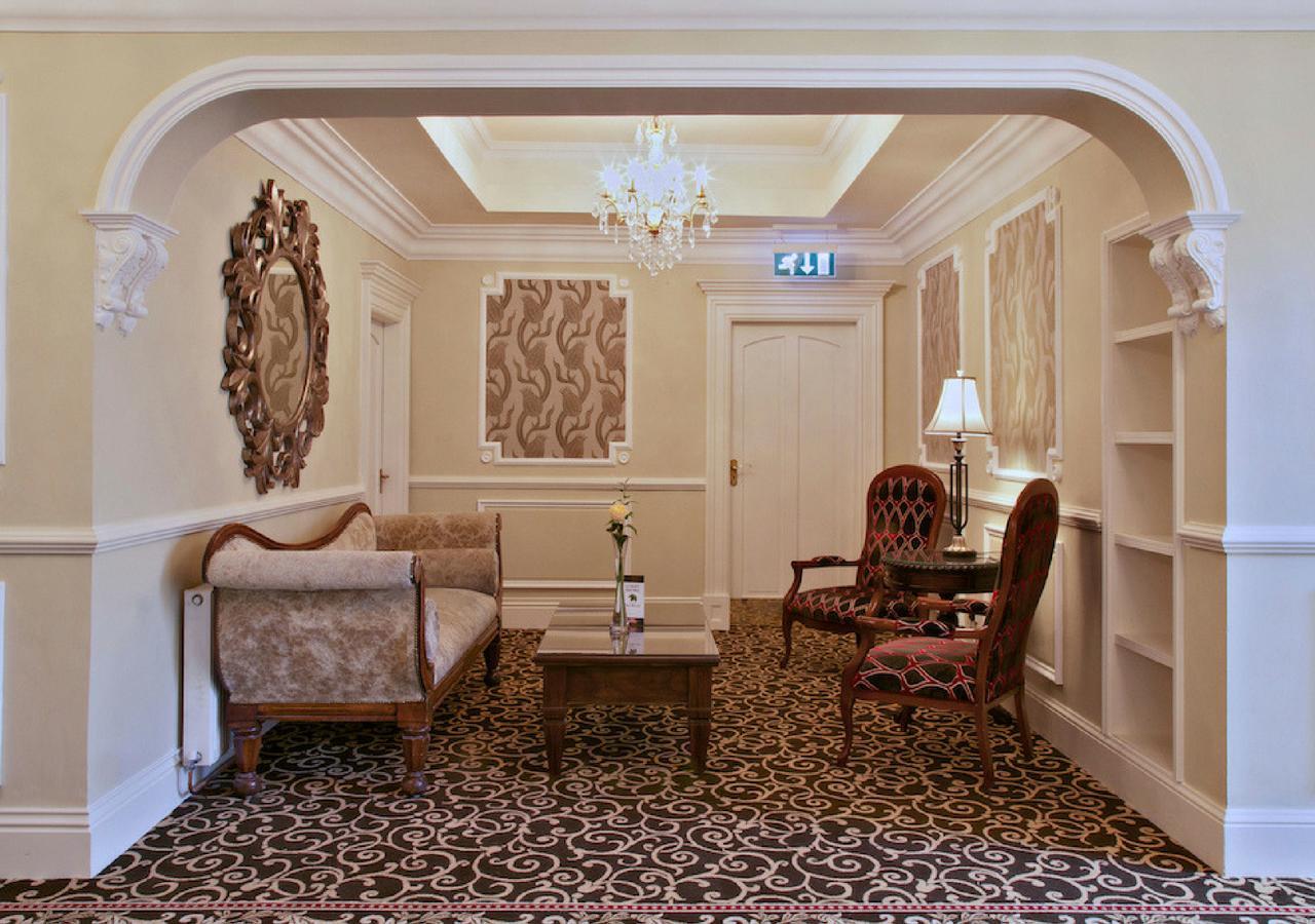 Fitzgeralds Woodlands House Hotel أدير المظهر الخارجي الصورة